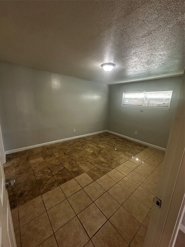 Building Photo - 8110 Albacore Dr