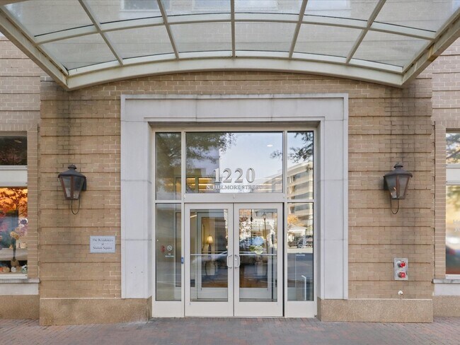 Building Photo - 1220 N Fillmore St