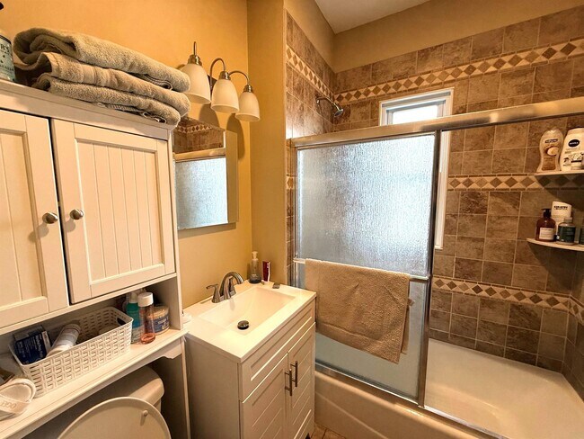 Foto del edificio - 42 Gibbens St