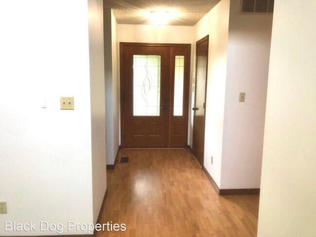 Building Photo - 2 br, 2 bath House - 3800 Emerald Circle