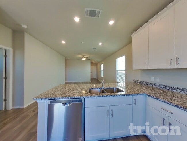 Building Photo - 5205 Sidesaddle Dr