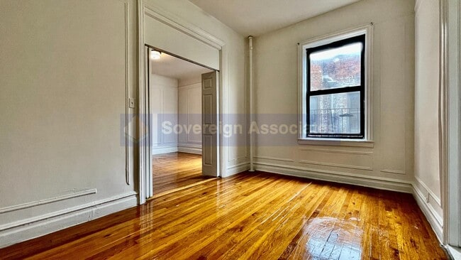 Building Photo - 45 Tiemann Pl