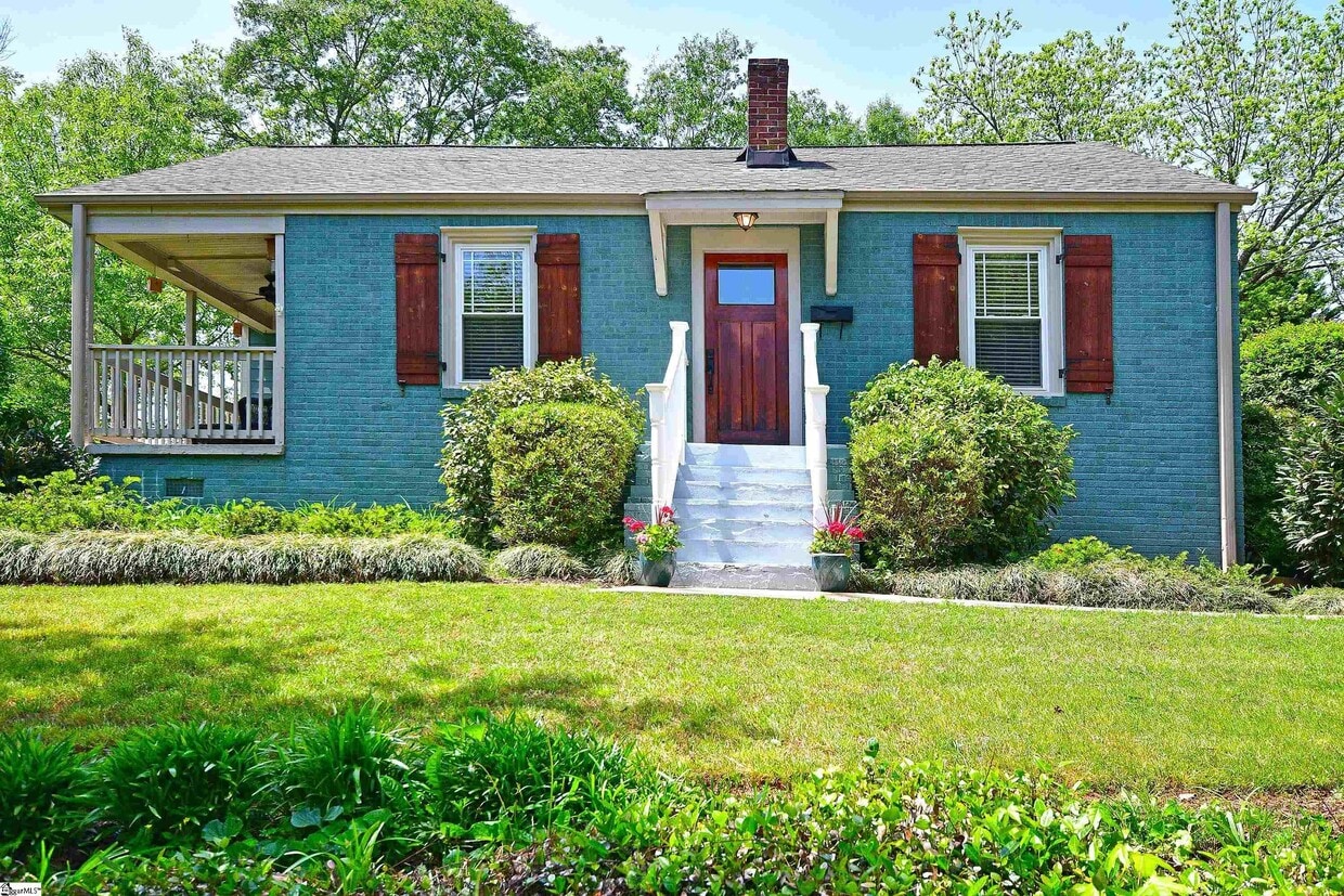 108 Hillcrest Cir, Greenville, SC 29609 Condo for Rent in Greenville