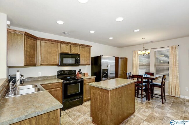 Building Photo - 123 BrookLawn Dr
