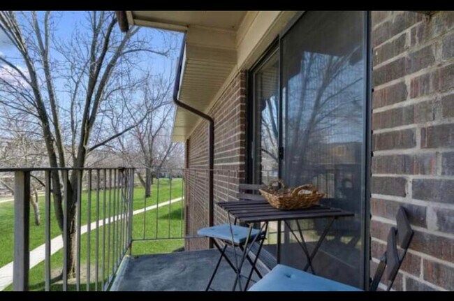 Foto del edificio - 138 E Bailey Rd