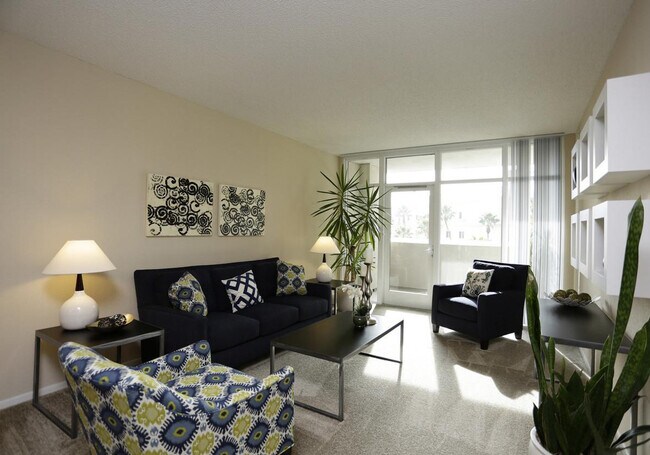 Foto del edificio - 8775 Costa Verde Blvd