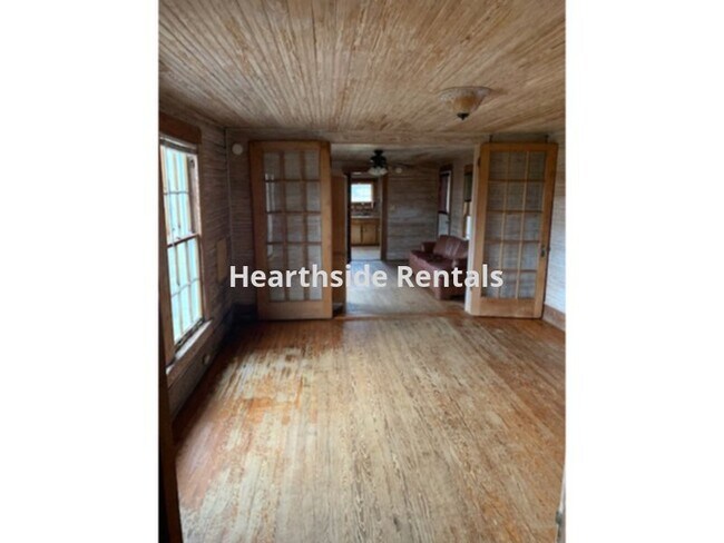 Building Photo - **1 Bedroom 1 Bath Single Family Home in t...