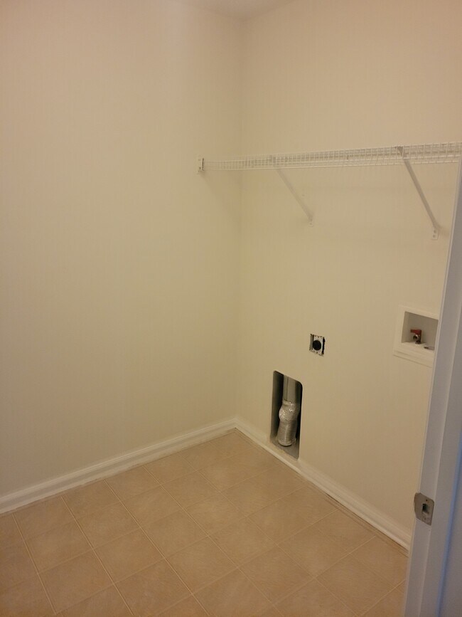 Foto del edificio - 106 Five Oaks Ct