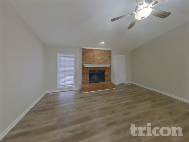 Foto del edificio - 555 N Oakland Cir