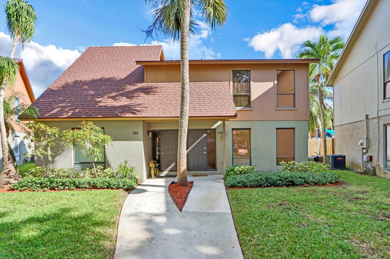 915 Sandtree Dr, Palm Beach Gardens, FL 33403 Townhome Rentals in Palm Beach Gardens FL