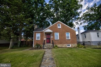 Building Photo - 2708 Oakley Ave