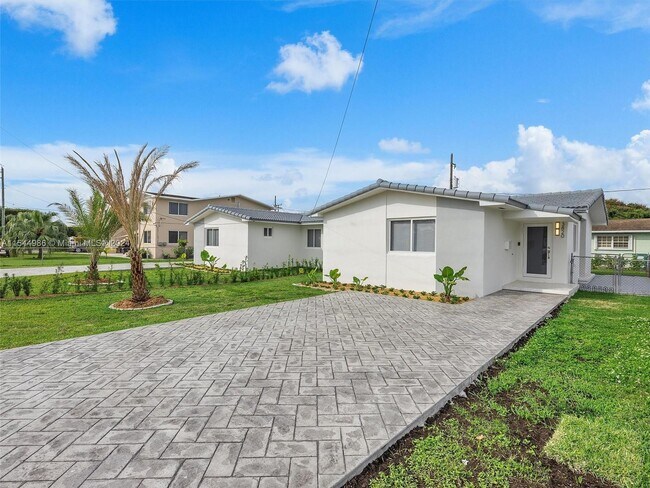 Foto del edificio - 3820 SW 92nd Ave