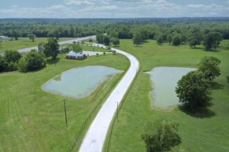 Building Photo - 667 Miller Dr