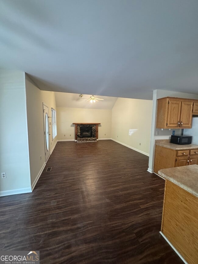 Building Photo - 571 Gold Ridge Rd