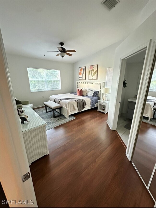 Foto del edificio - 4910 Cougar Ct N