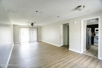 Building Photo - 1716 El Camino Rd