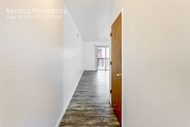 Foto del edificio - Nicely done upper level apartment in Senio...