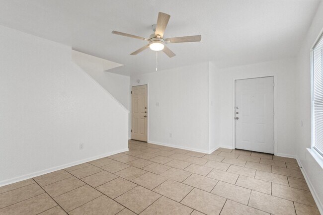 Foto del edificio - Close to Fort Hood! Town Home featuring 2 Bedrooms, 1.5 Baths, and 1 Car Garage