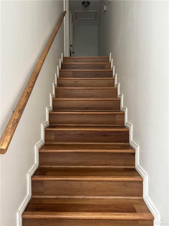 Building Photo - 6 W Kiwi Ave