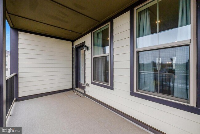 Foto del edificio - 20941 Bluebird Sq