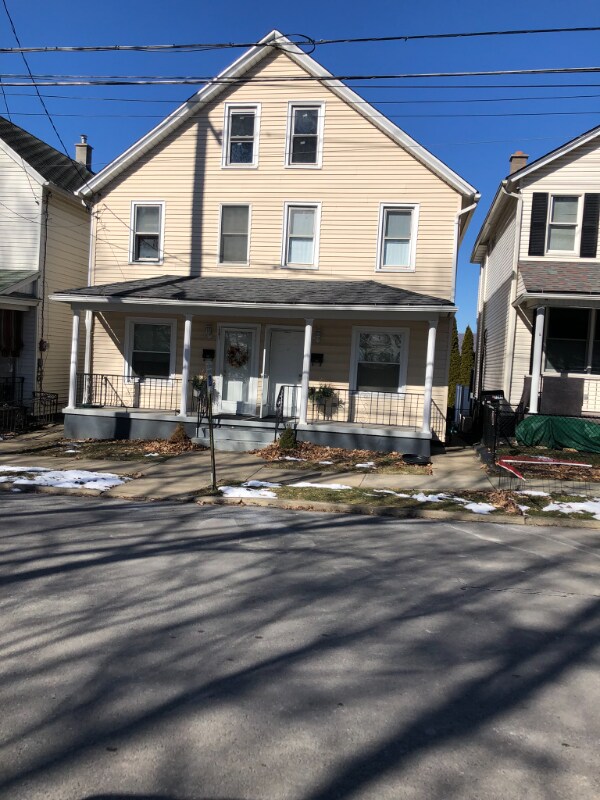 1343 Adams Ave Unit 1343, Dunmore, PA 18509 Room for Rent in Dunmore