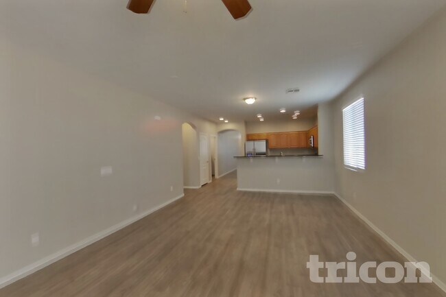 Foto del edificio - 17307 W Monroe St