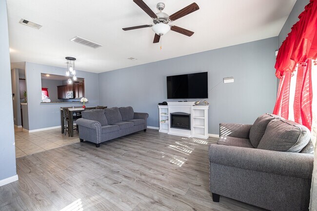 Foto del edificio - 10814 Spring Brook Pass Dr