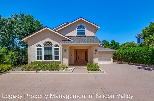 Building Photo - 4 br, 3.5 bath House - 645 Greenview Place