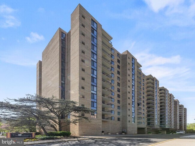 Foto del edificio - 4500 S Four Mile Run Dr