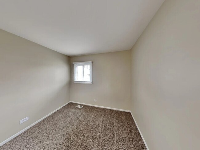 Foto del edificio - 15816 Ridgeland Ave