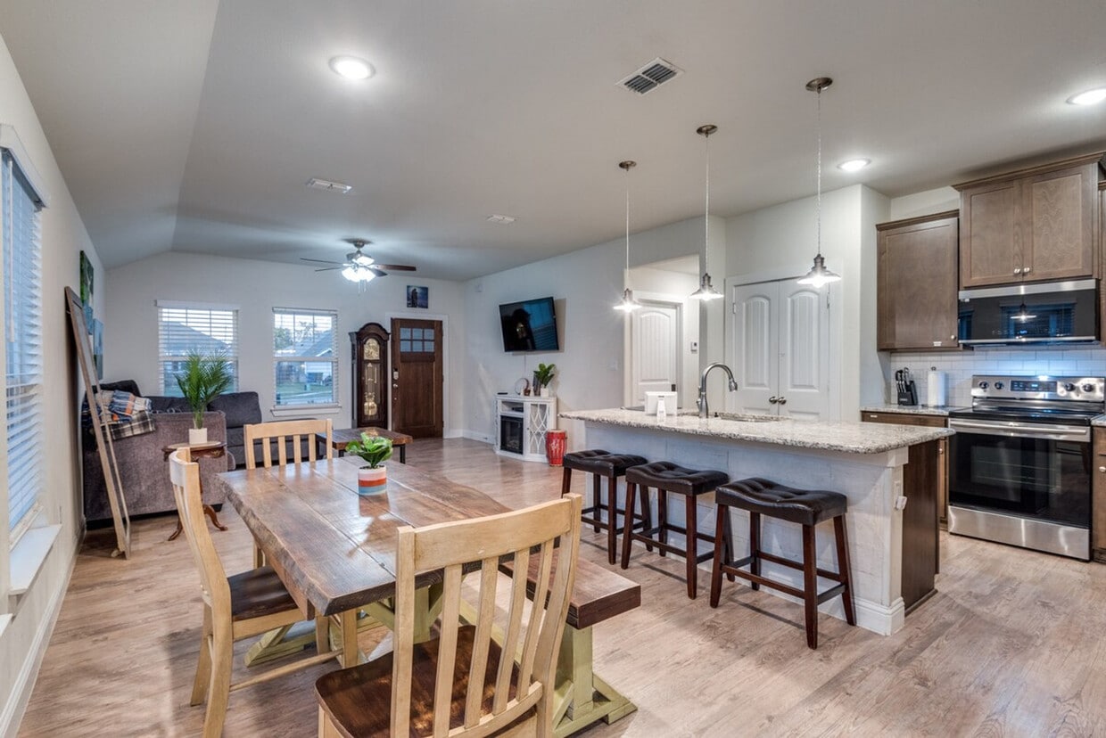 Foto principal - 108 Arrowhead Dr