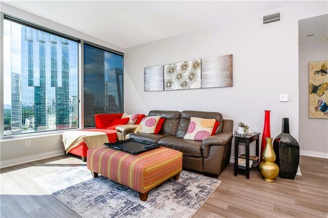 Foto del edificio - 3338 Peachtree Rd NE