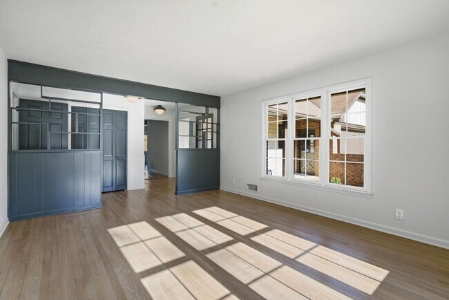 Building Photo - 2751 Cedarbrook Dr