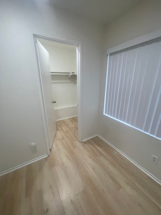 Building Photo - 11655 Compass Point Dr N