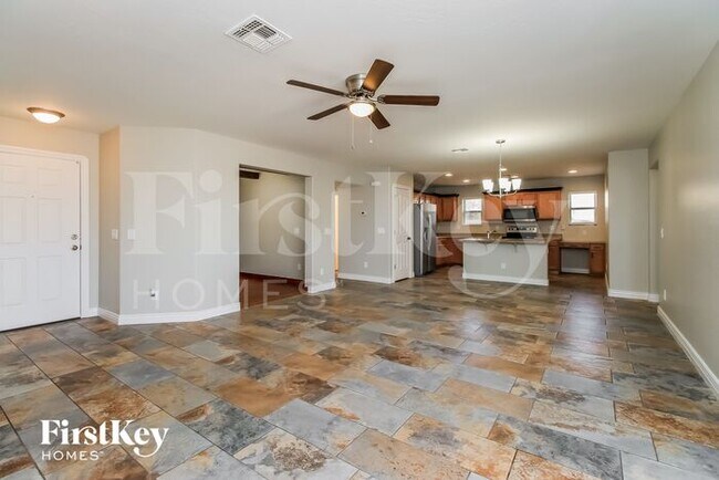 Building Photo - 873 W Desert Seasons Dr