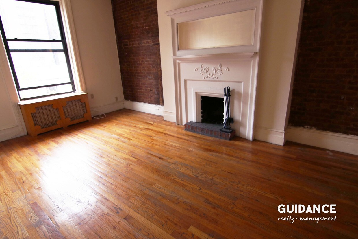 Primary Photo - 124 W 81st St