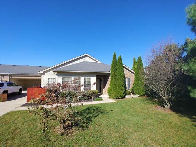 Building Photo - 555 Goldon Trophy Trl