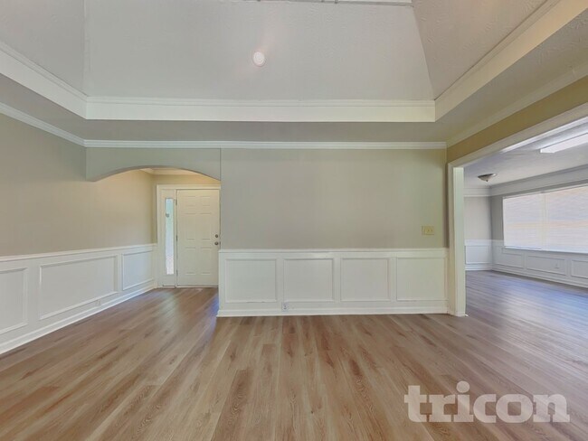 Building Photo - 350 Bridgewood Dr SE