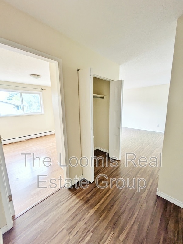 Building Photo - 11308-11127 127 Ave NW