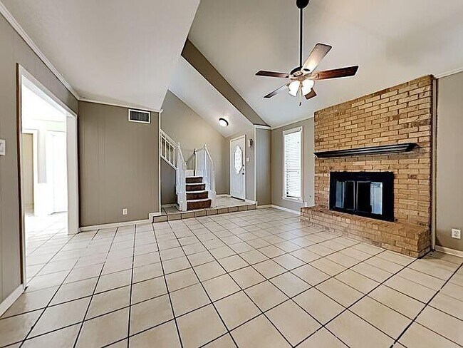 Foto del edificio - 115 Mistletoe St