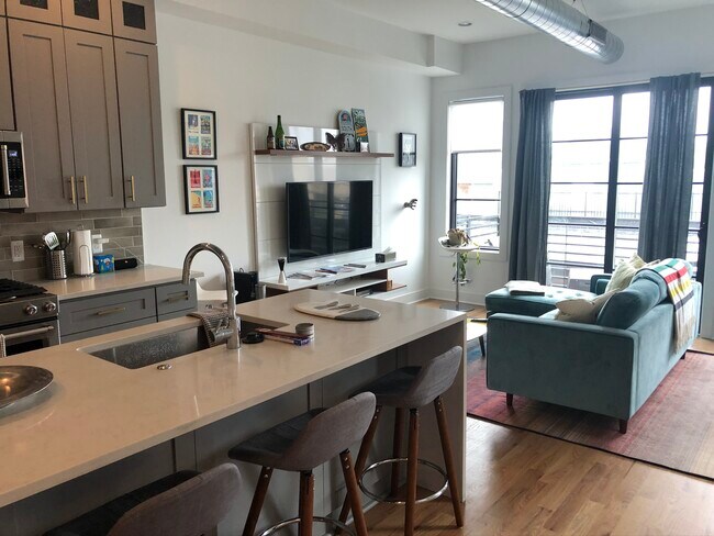 Living / Kitchen - 262 Mack Ave