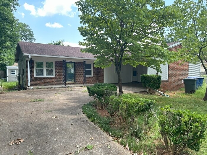 Foto principal - 4402 Millvale Dr SW