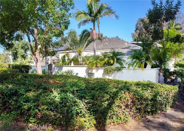 Foto principal - 22541 Lake Forest Ln