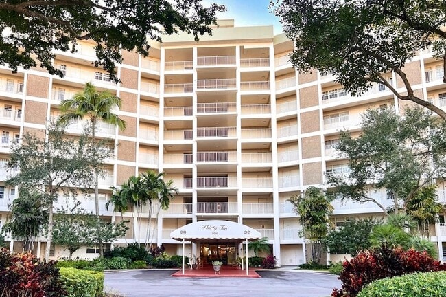 Building Photo - 3010 N Course Dr