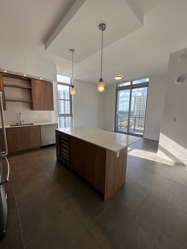 Foto del edificio - 137 NE 25th St