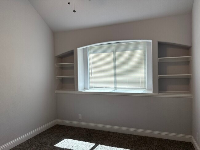 Building Photo - 1332 Fox Gln Trl