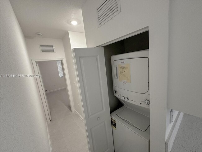 Foto del edificio - 14804 SW 162nd St