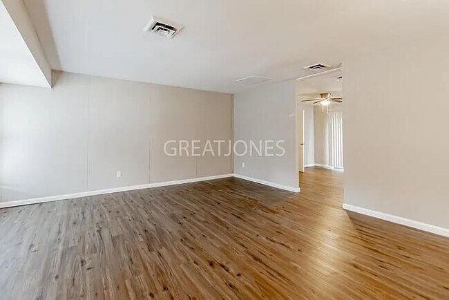 Building Photo - 1500 Surf Side Dr