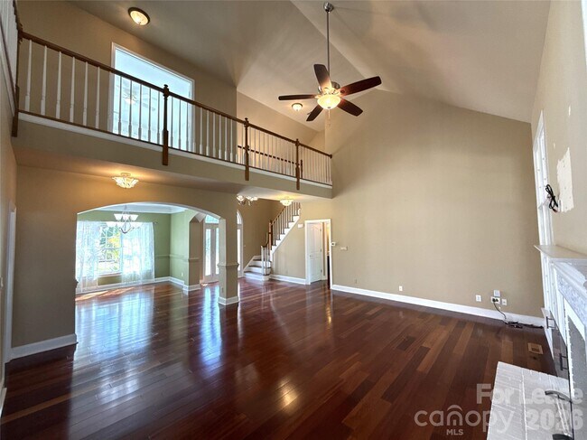 Foto del edificio - 15816 Feeny Ct