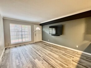 Building Photo - 829 Wax Myrtle Ln